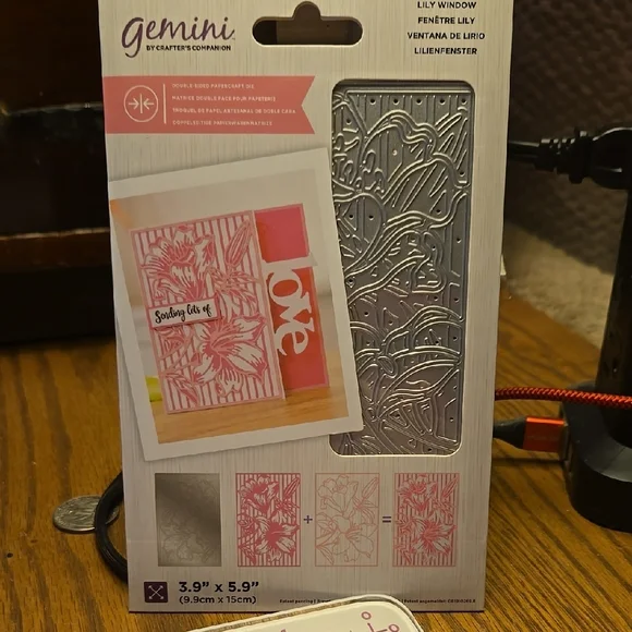 Crafters Companion Gemini Lily Window Double Sided Die NEW - Picture 1 of 3